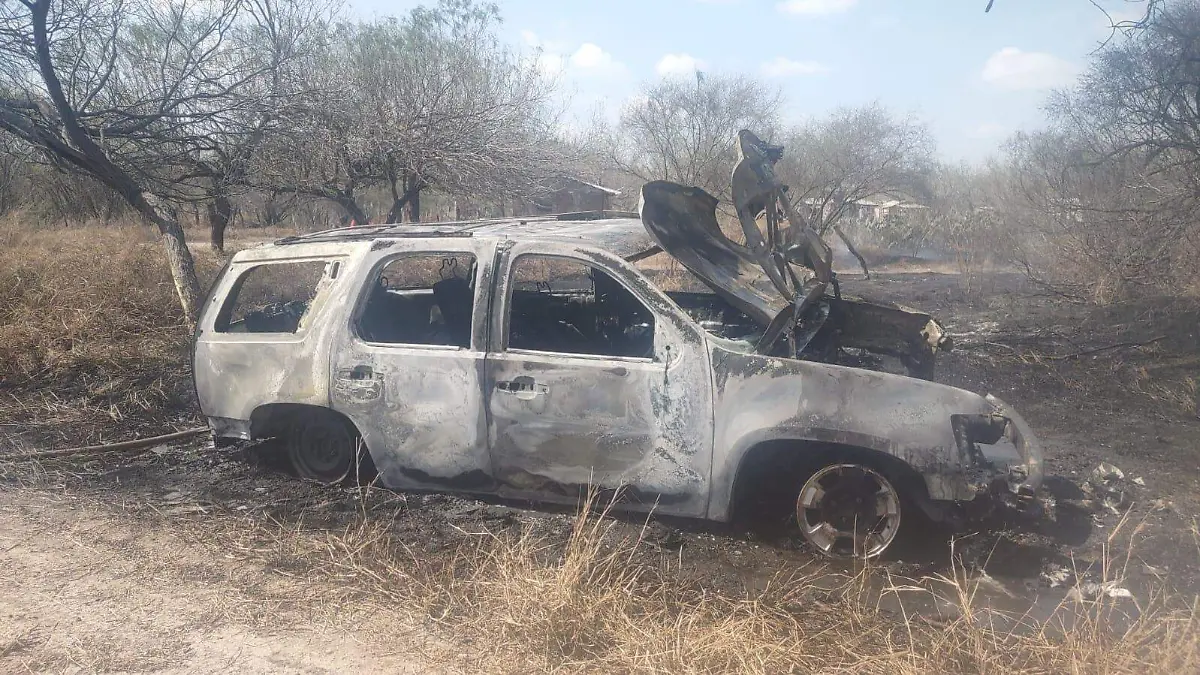 Persecución de delincuentes en Tamaulipas acaba en choque y camioneta calcinada Protección Civil Tamaulipas (2)